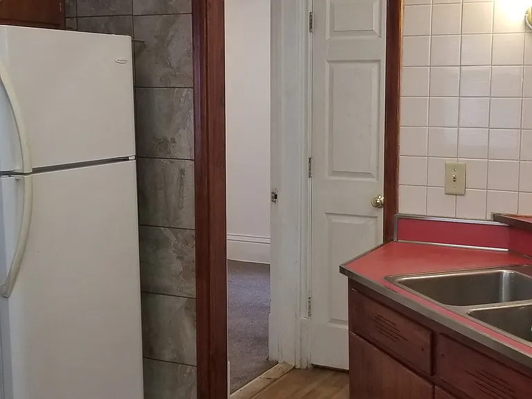 2410 University Ave NE #1 — Photo 8