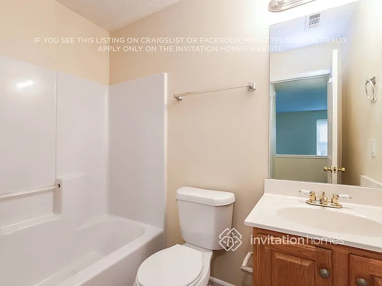 2235 Lexington Ln — Photo 16