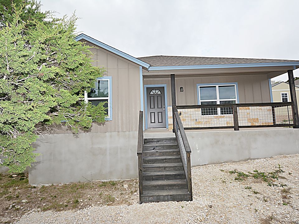 1st image of 1559 Golf Course Dr.