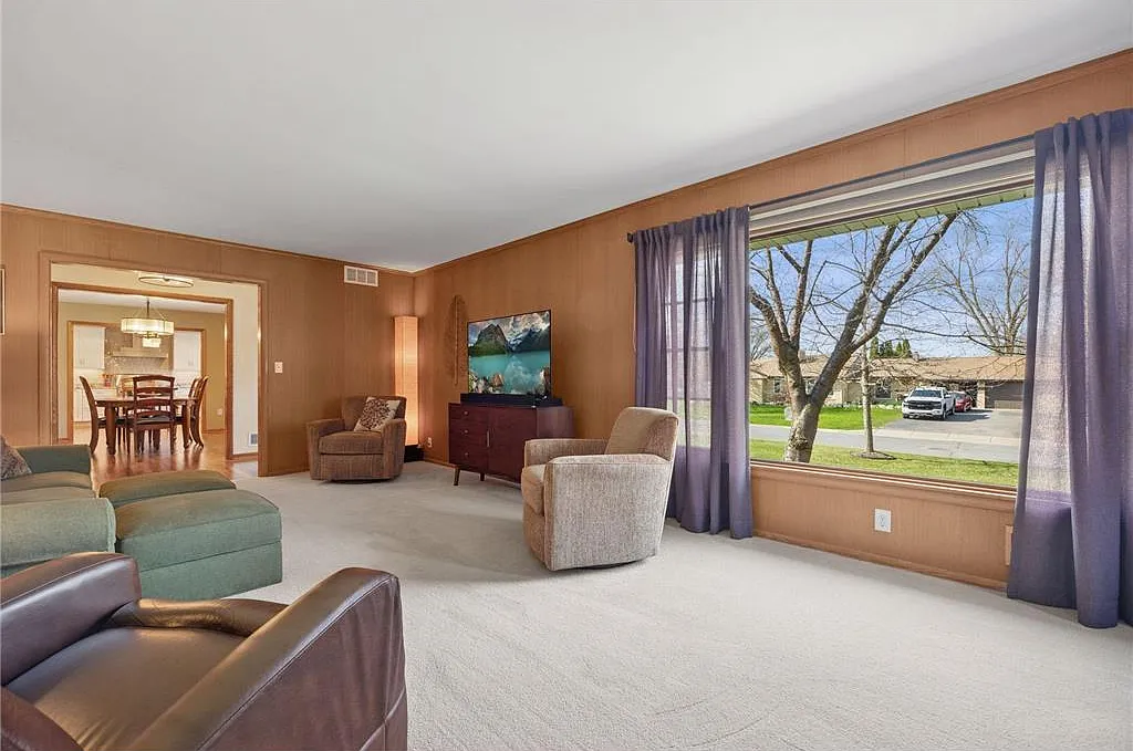 3 Bedroom Single Family Home — Photo 4