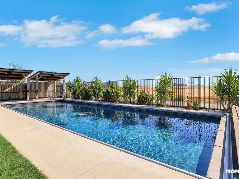 12925 Knightsbrook Ave — Photo 4