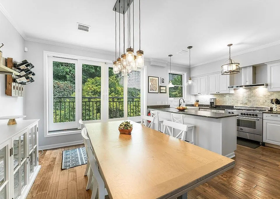 53 W 19th St