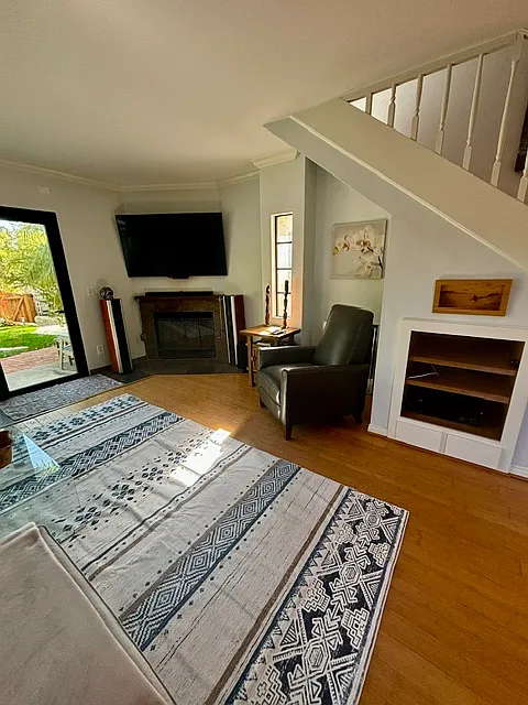 2 bed, 1516 sqft, $6,950 — Photo 2
