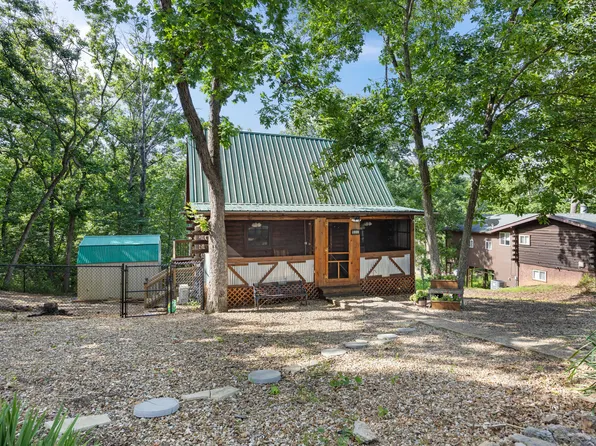 1886 Bittersweet Rd, Lake Ozark, MO 65049