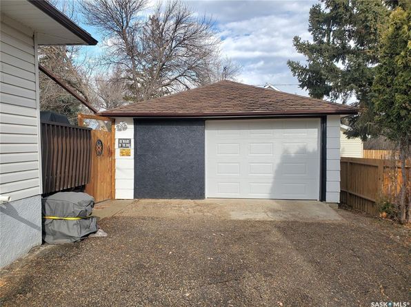 403 1st STREET S, Cabri, SK S0N 0J0