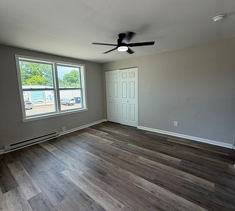 2nd image of 412 Hope St #1/2