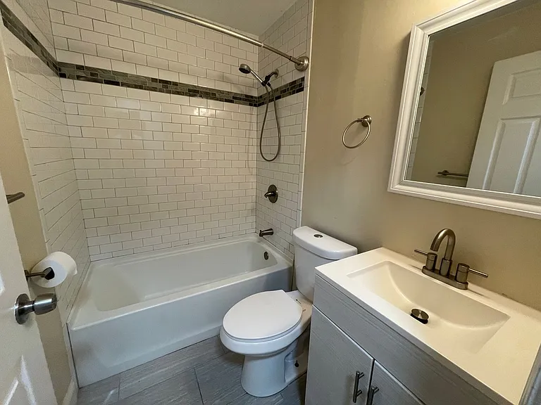 216 Beaver Dam Rd #1H — Photo 9