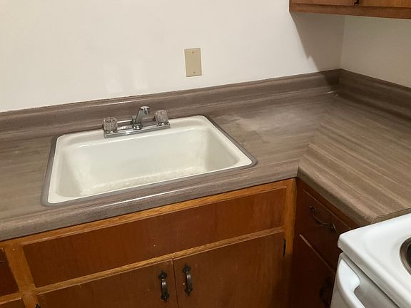 3rd image of 966 Kains Ave #7