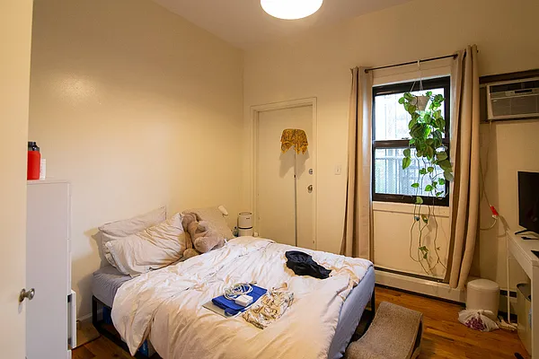Rented by Isaac Silberstein, LREB | media 3