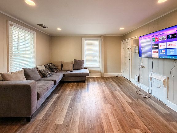 4th image of 1718 Forest Ave