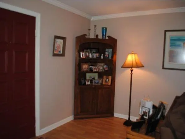 101 South St APT 8, Danbury, CT 06810