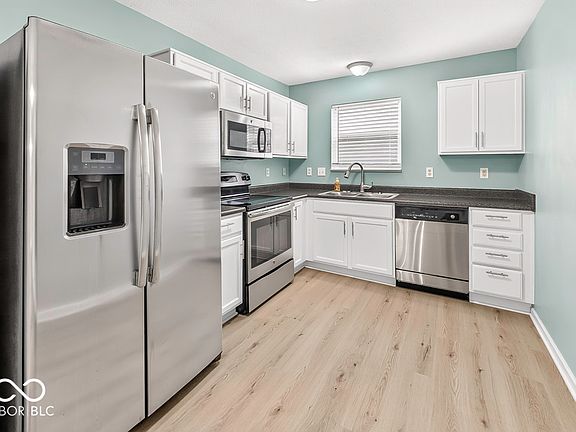 5th image of 910 Stonehurst Dr