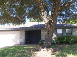 1912 Sharon Dr, Corinth, TX 76210