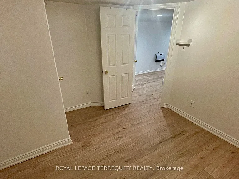 150 Albany Ave #BASEMENT — Photo 4