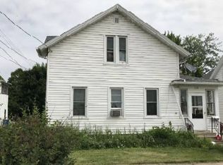 166 W 17th Ave, Oshkosh, WI 54902