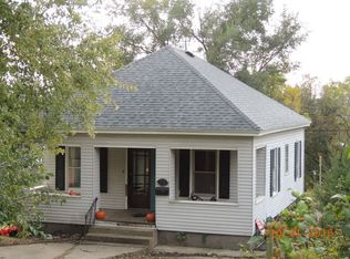 924 4th St, Peru, IL 61354