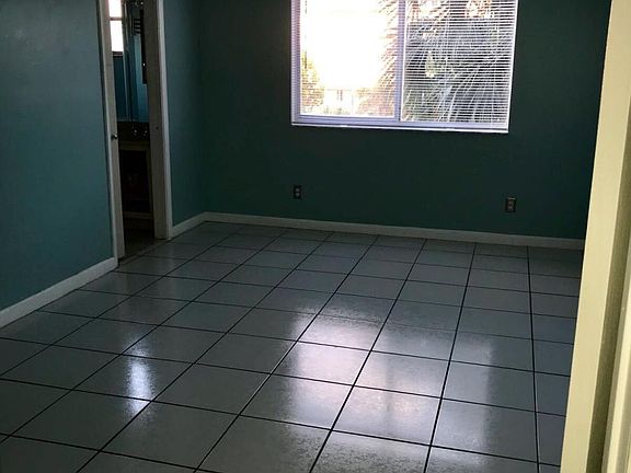4th image of 17000 NW 67th Ave APT 322