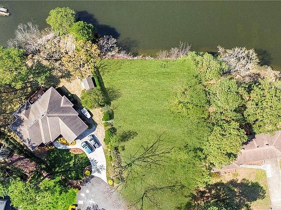 2nd image of 233 Valleau Rd