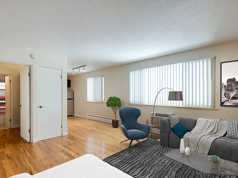 2156 S University Blvd — Photo 2