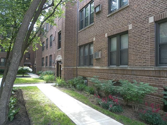 1st image of 3425 N Elaine Pl APT 3E
