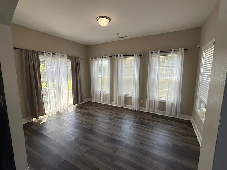 109 Lincolnton Ct — Photo 12