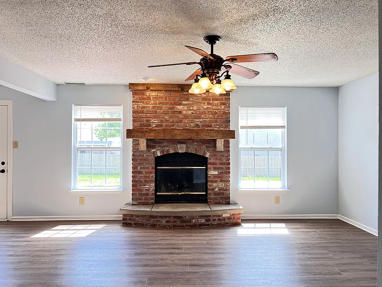 8729 Liberty Mills Dr — Photo 5