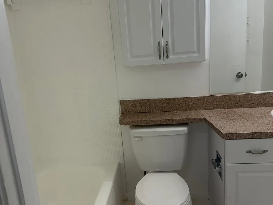 6310 Newtown Cir #B5
