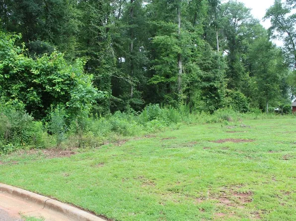 404 Blue Heron Ct, Albany, GA 31721