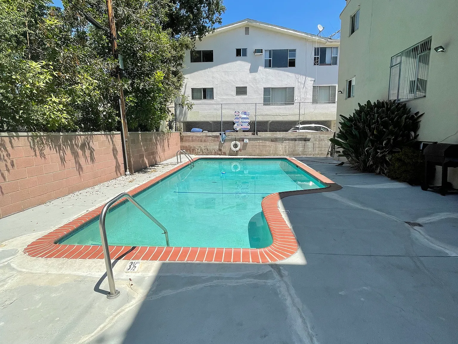 1757 Serrano — Photo 3