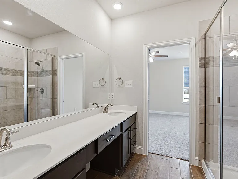 8200 Korat Vis — Photo 15