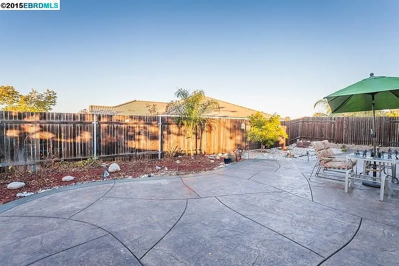 2086 Truman Ln photo 1