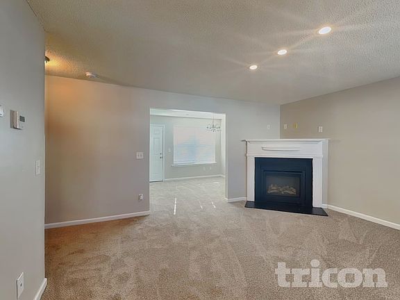 3rd image of 420 Kara Ln