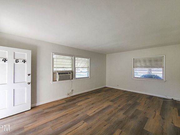 2nd image of 2454 N Buena Vista St