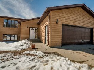 6660 Crested Butte Rd, Bismarck, ND 58503