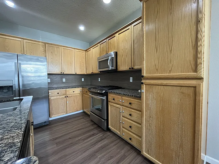 6262 NE Chestnut St — Photo 10