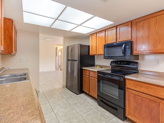 5th image of 2464 Emerson Dr SE
