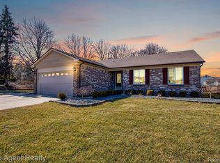42185 Kingsley Dr, Clinton Township, MI 48038