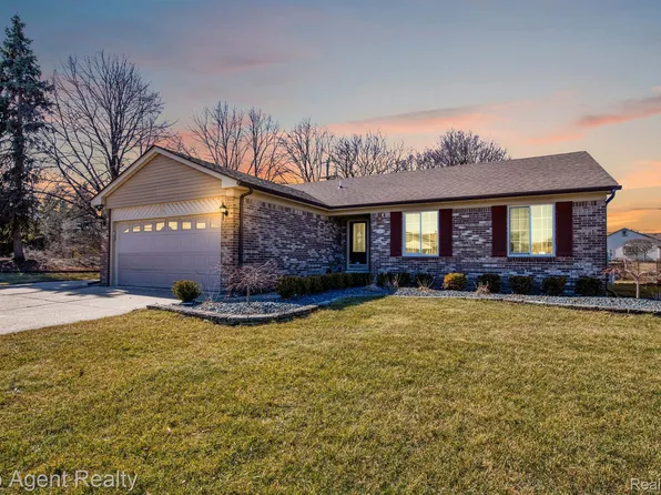 42185 Kingsley Dr, Clinton Township, MI 48038