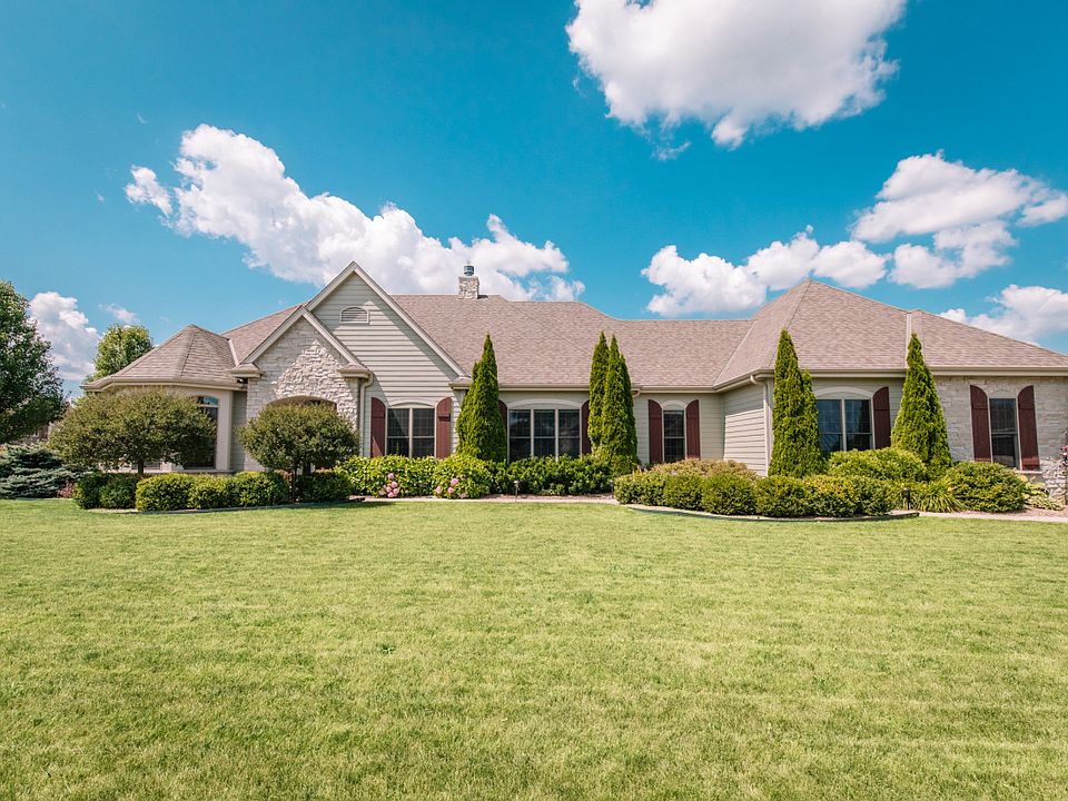 1st image of 842 Tallgrass Dr