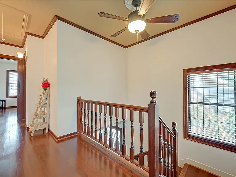 2412 Oakdale St — Photo 20