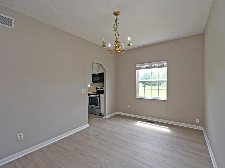 8097 Winding Creek Ct — Photo 10