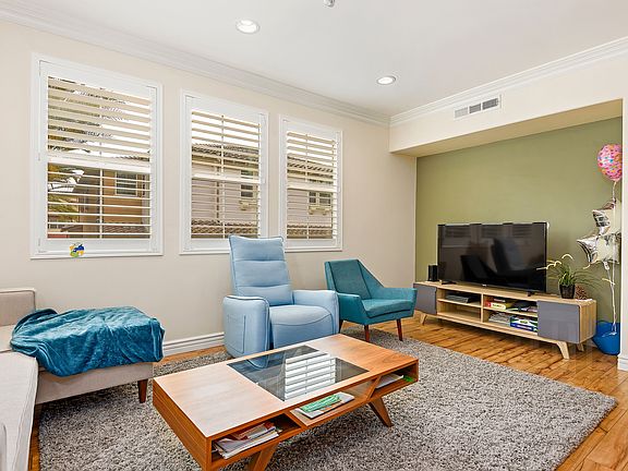 5th image of 288 Riverdale Ct APT 1220