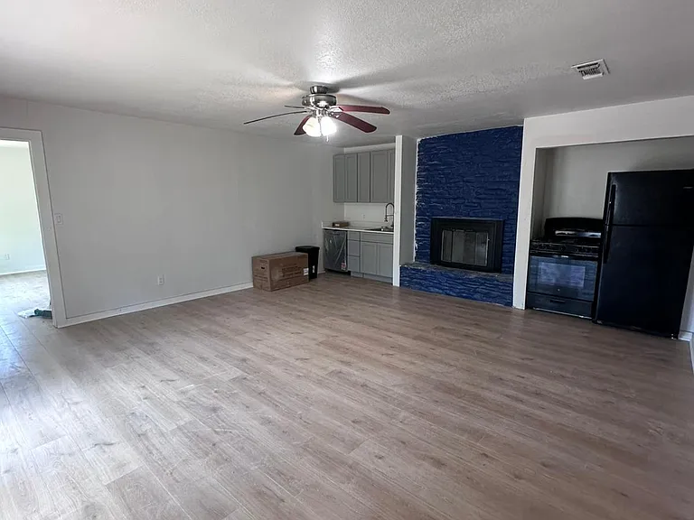 202 Red Oak Cir — Photo 6