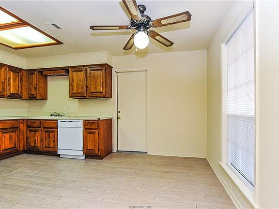 5th image of 2604 Pedernales Dr