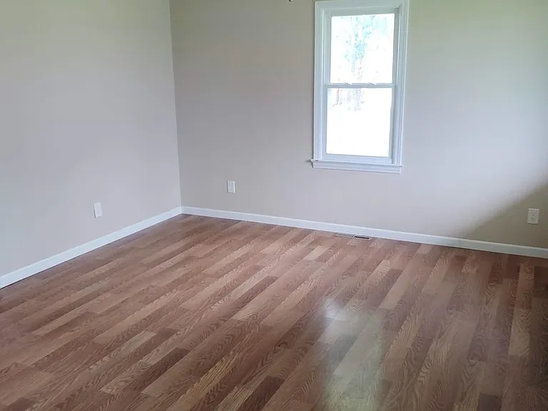 2131 W Phelps St — Photo 4