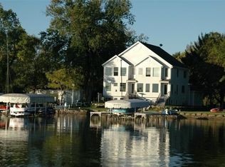 1960 Barber Dr, Stoughton, WI 53589