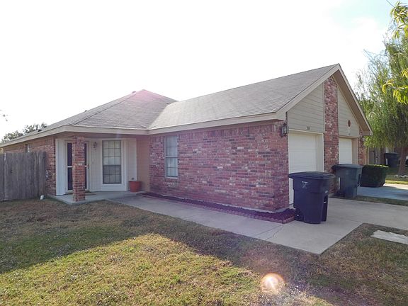 2nd image of 300 Deloris Dr