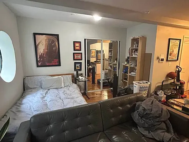 609 E 11th St #1A — Photo 2