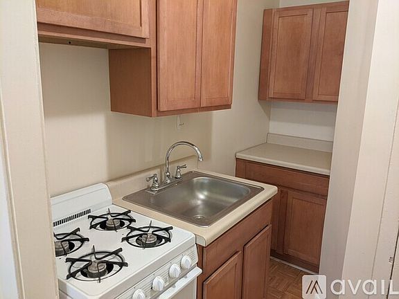 3rd image of 517 W Brompton Ave #521119