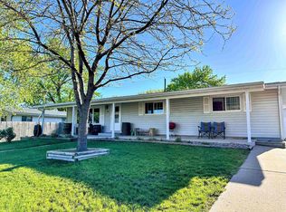 1108 S 5th St, Prairie Du Chien, WI 53821